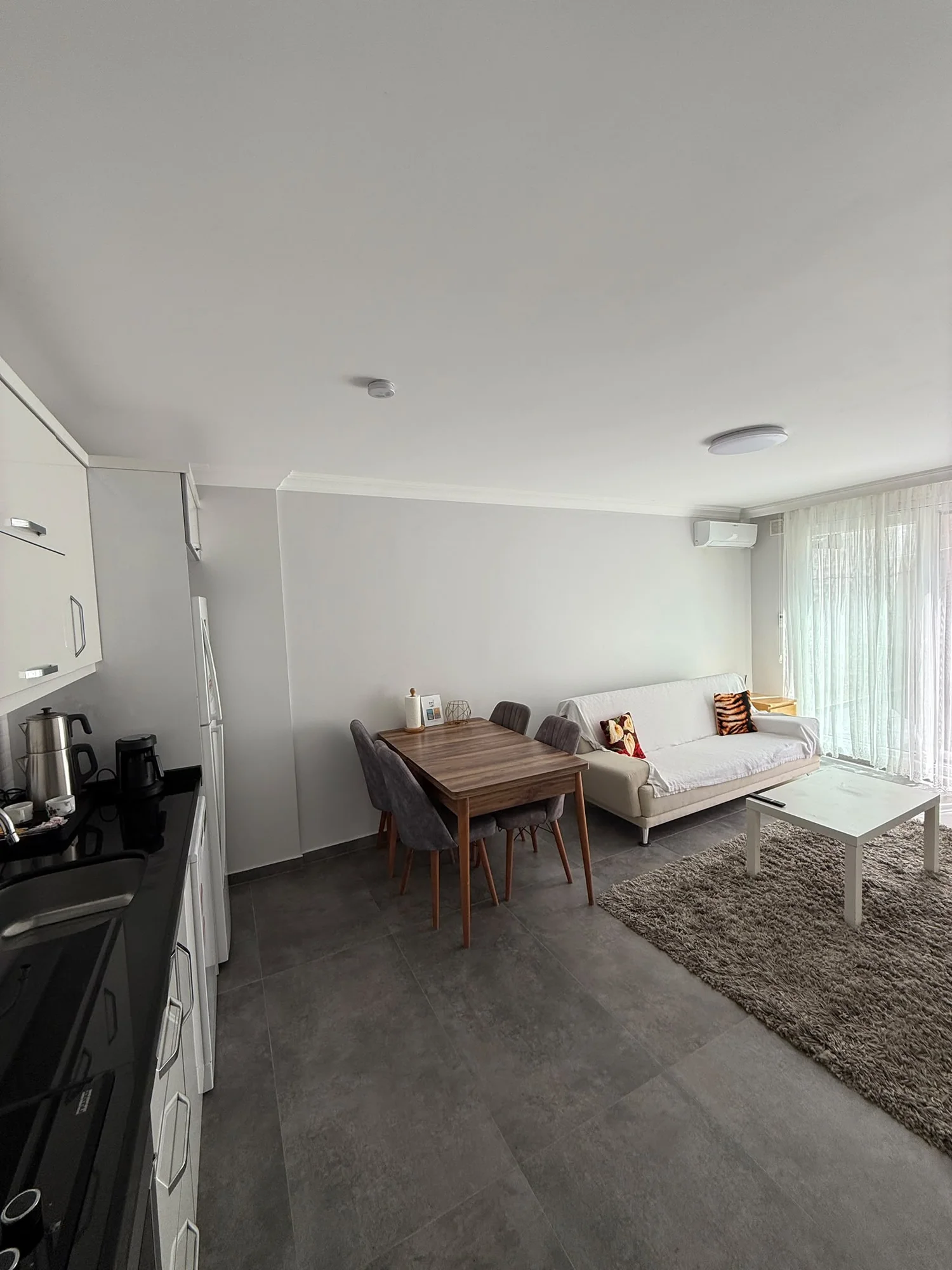 BMS Gerze Apart Otel Bahçe Daire Salon