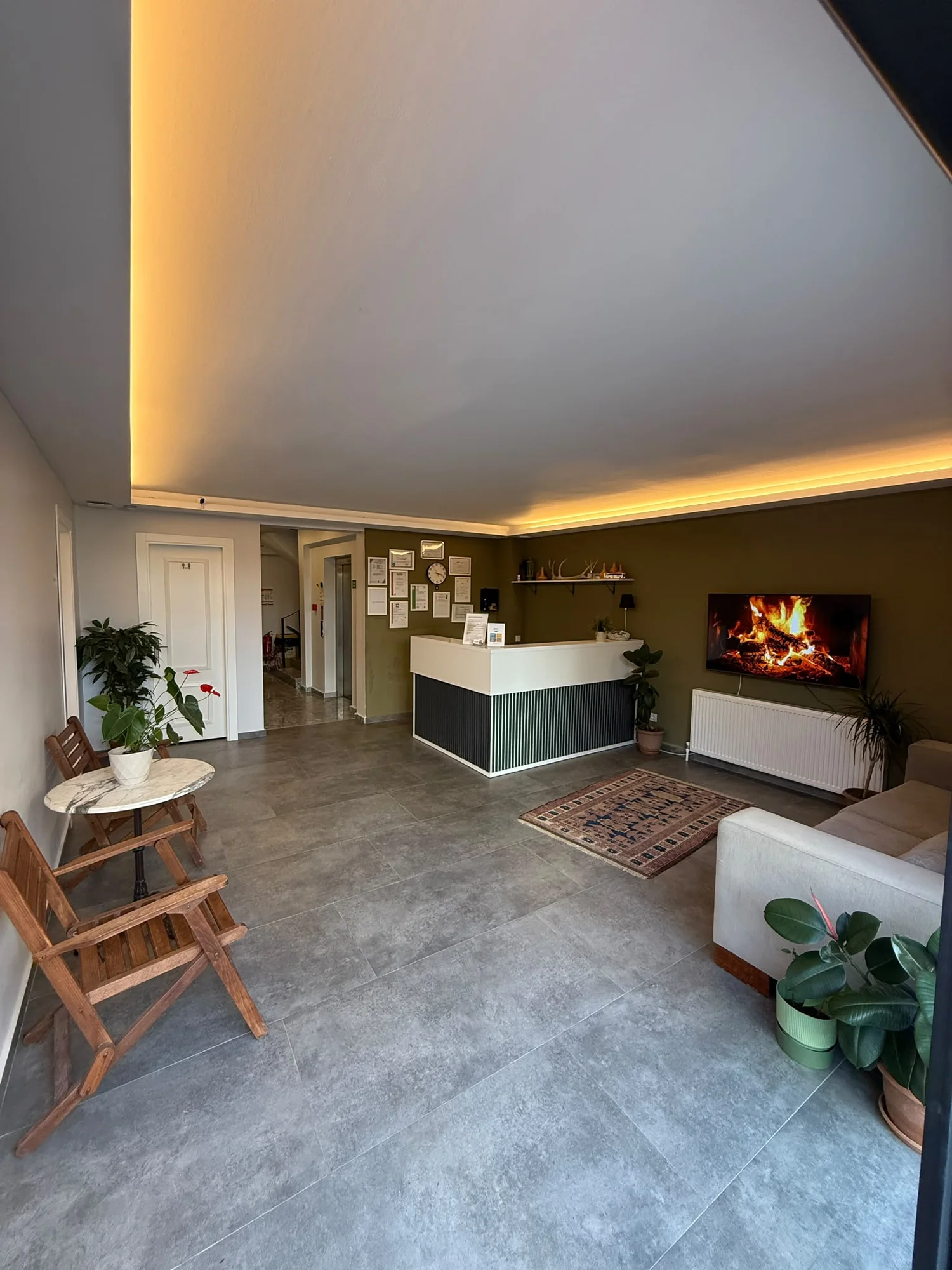 BMS Gerze Apart Otel lobi ve resepsiyon bölümü